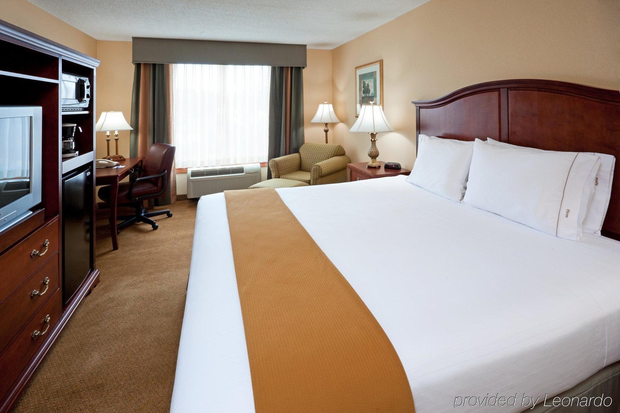 Fairfield Inn & Suites By Marriott Bridgewater Branchburg/Somerville Room photo